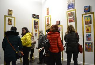 public lors de l'exposition d'Hervé Di Rosa à Labanque